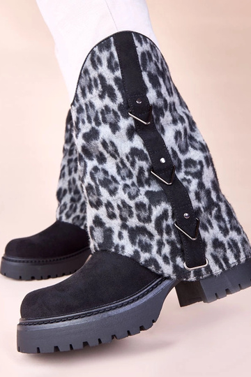 Juodi aulinukai su tigrų... 2