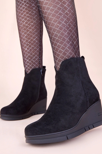 Juodi aulinukai ant... 2