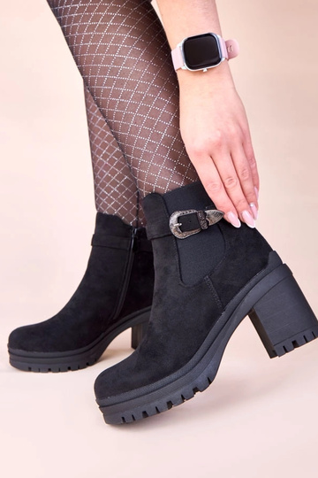 Juodi aulinukai ant... 2