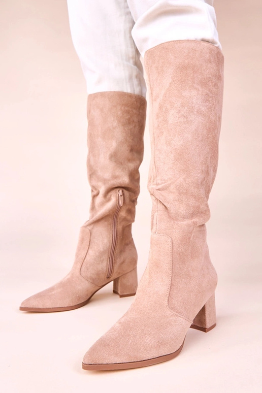 Smėlio spalvos ilgaauliai batai iš...