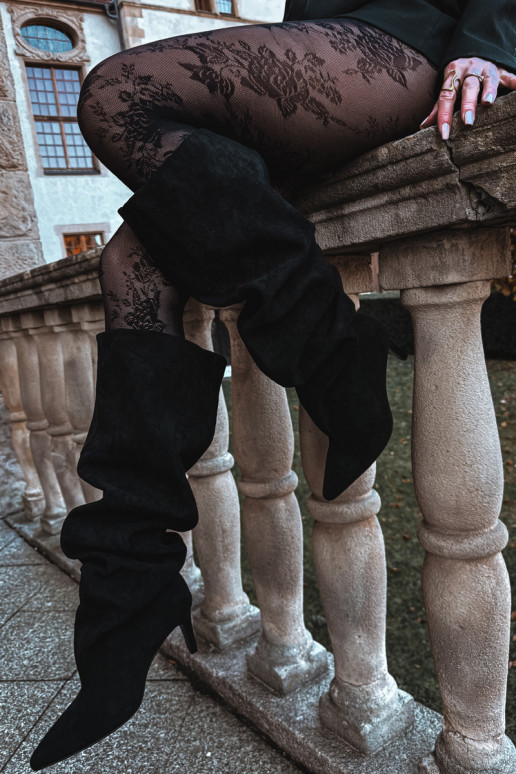 Moteriški ilgaauliai batai su plonais kulniukais įsispiriamo modelio juodos spalvos Taivilla