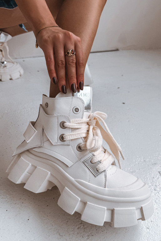 Odiniai pašiltinti sportinio stiliaus aulinukai GOE SS2N4055 baltos spalvos