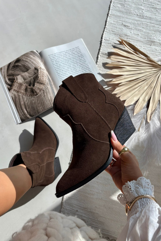 Įspiriami kaubojiško stiliaus moteriški aulinukai iš natūralios zomšos Beretta šokoladinės spalvos