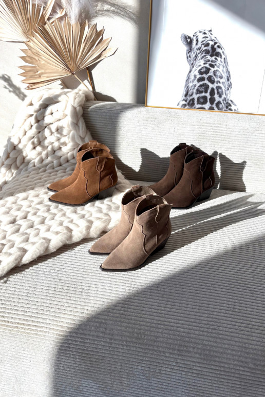 Įspiriami kaubojiško stiliaus moteriški aulinukai iš natūralios zomšos Beretta šokoladinės spalvos