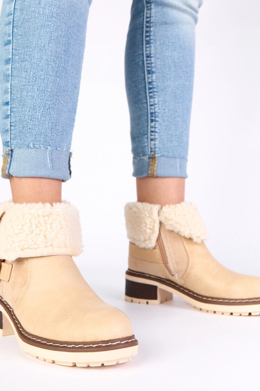 Smėlio spalvos aulinukai ant kulno su...