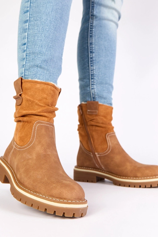 Rudi šilti aulinukai su rauktu aulu...