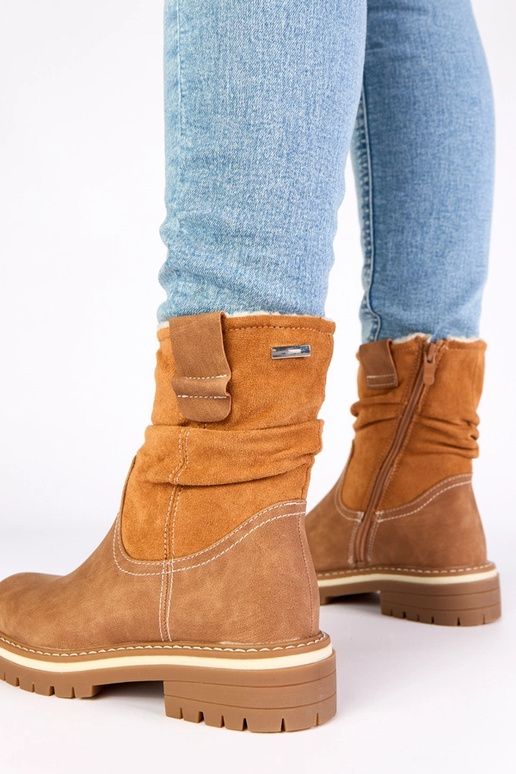 Rudi šilti aulinukai su rauktu aulu...