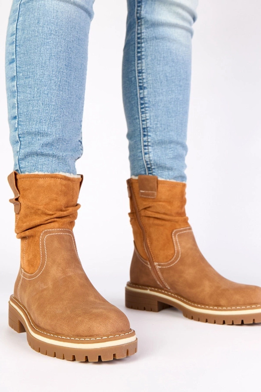 Rudi šilti aulinukai su rauktu aulu...