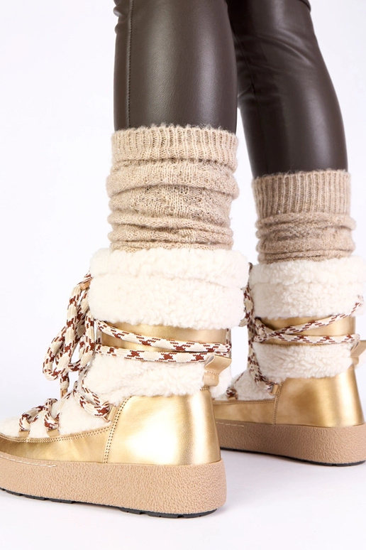 Auksiniai šilti suvarstomi sniego...