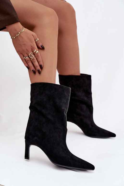 Įsispiriamo modelio Moteriški aulinukai su plonais kulniukais juodos spalvos Solvienne