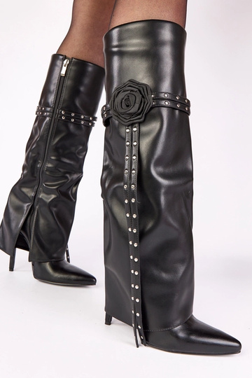 Juodi auliniai batai ant... 2