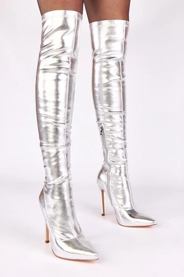 Sidabriniai auliniai batai...