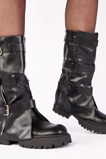 Juodi auliniai batai... 2