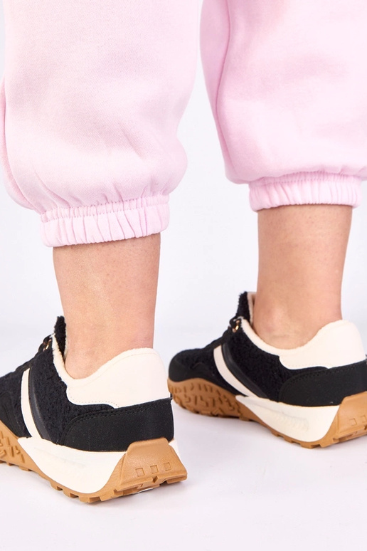 Juodi sportbačiai šilti su kailiu Sanna