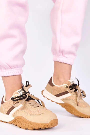 Smėlio spalvos sportbačiai... 2