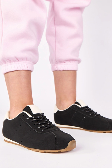 Juodi sportbačiai su baltu...