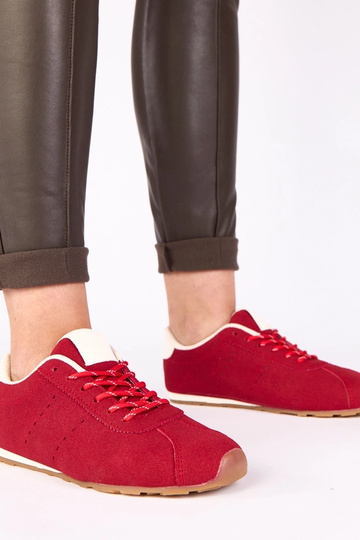 Raudoni sportbačiai su...