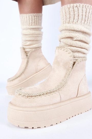 Šviesiai smėlio spalvos...