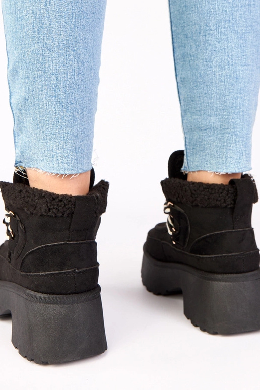 Juodi sniego batai su kailiu...