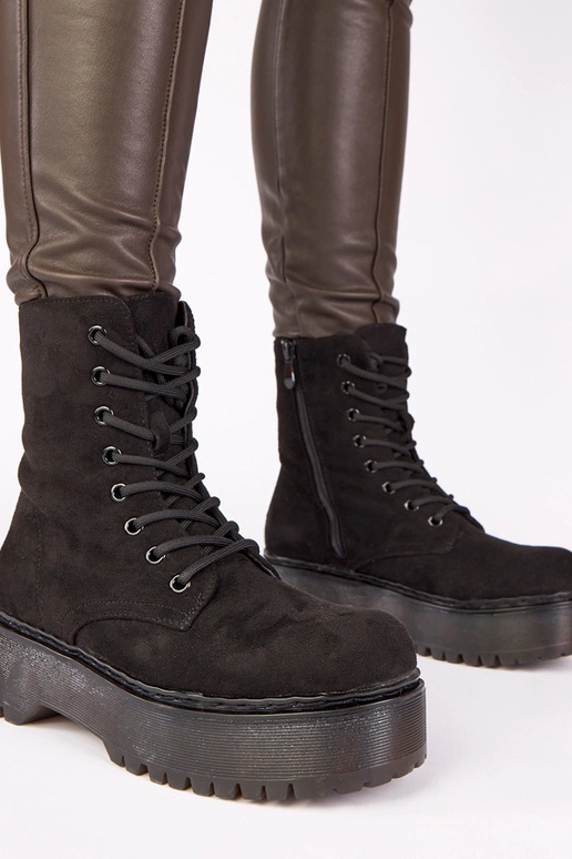 Juodi platforminiai bateliai iš...