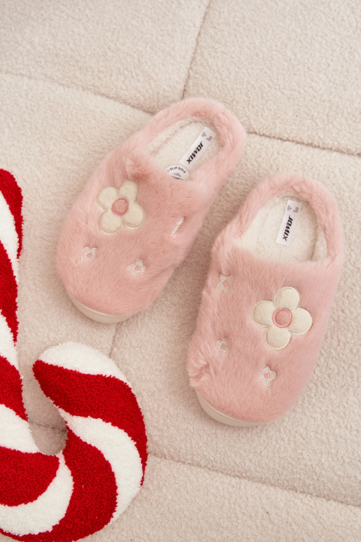 su kailiuku Šlepetėssusu gėlių motyvaisuszkami rožinės spalvos Selinne