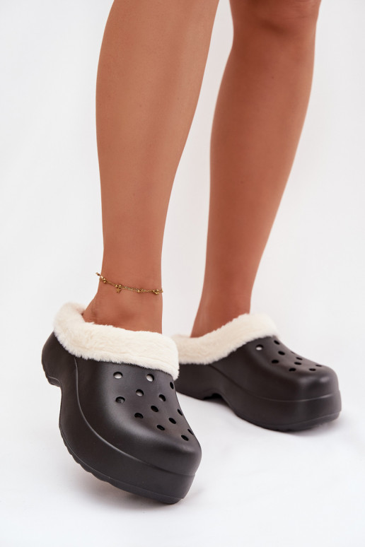 Lengvos šlepetės Moteriškos šlepetės pašiltinti su kailiuku viduje juodos spalvos Palvine