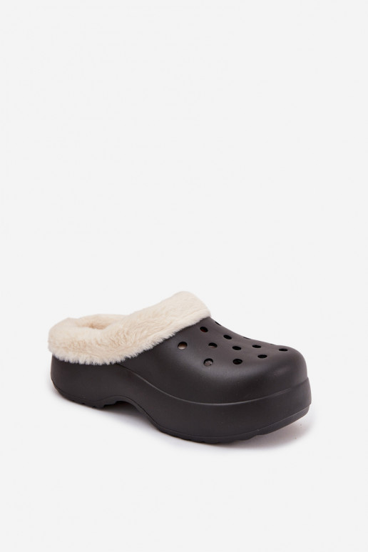 Lengvos šlepetės Moteriškos šlepetės pašiltinti su kailiuku viduje juodos spalvos Palvine