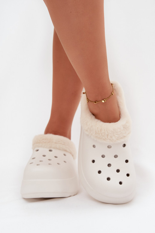 Lengvos šlepetės Moteriškos šlepetės pašiltinti su kailiuku viduje baltos spalvos Palvine