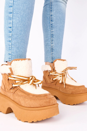 Rudi sniego batai su...