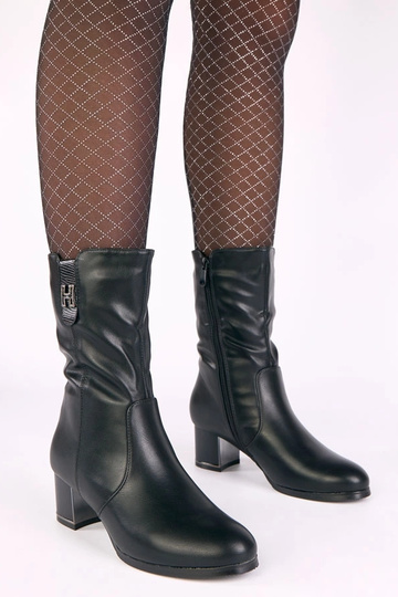 Juodi šildomi aulinukai ant stulpelio su cirkoniais Gusta