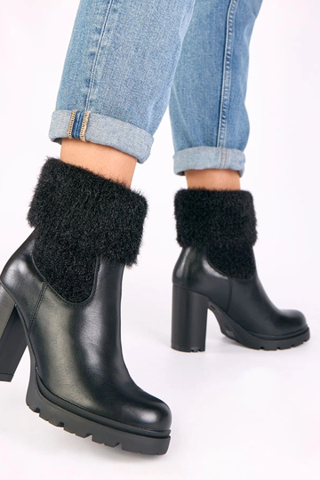 Juodi batai ant kulno su... 2