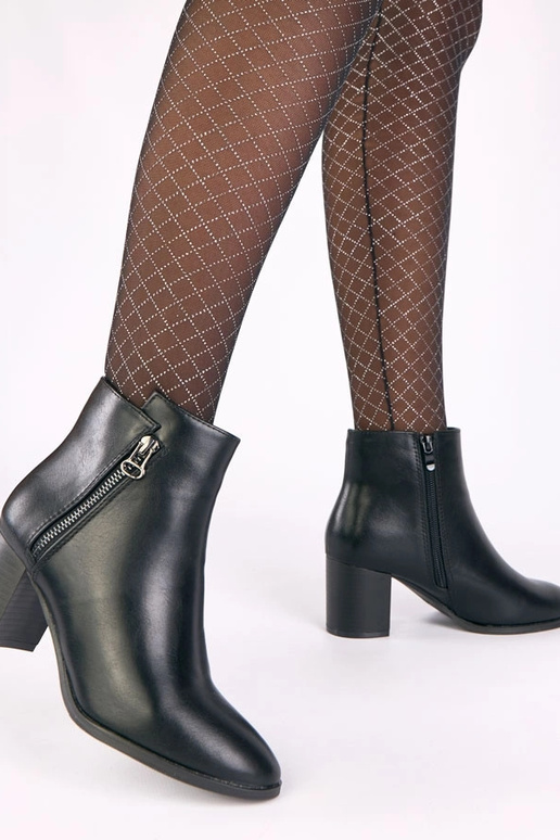 Juodi klasikiniai batai ant kulno su...