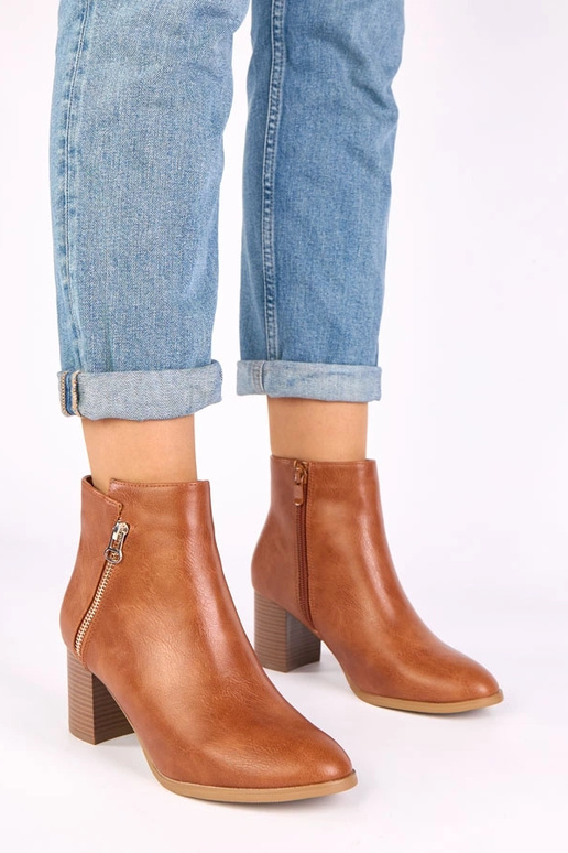 Rudi klasikiniai batai ant kulno su...