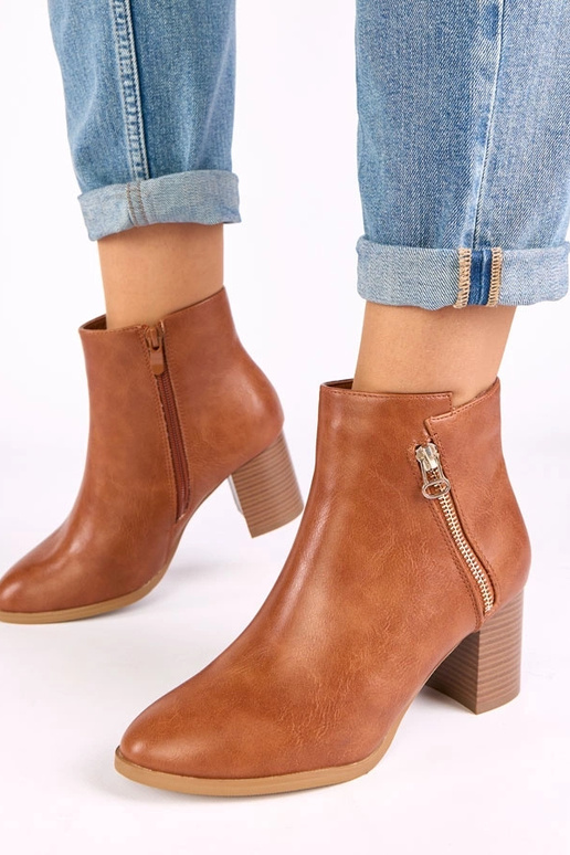 Rudi klasikiniai batai ant kulno su...