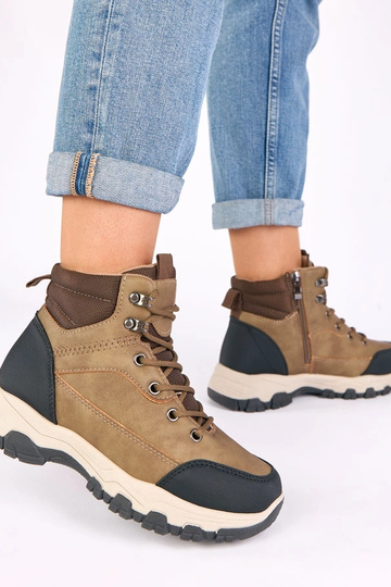 Tamsiai smėliniai traperiai... 2