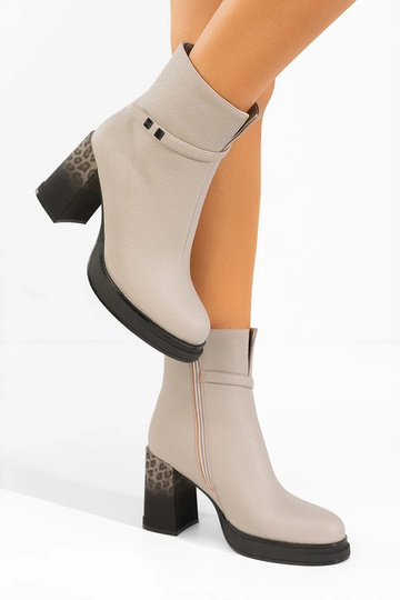 Pilki aulinukai ant kulno... 2