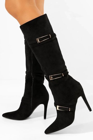 Juodi ilgaauliai batai ant... 2