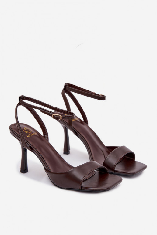 Moteriškos basutės su plonais kulniukais Eko Oda CzekoladoĮe Brisora