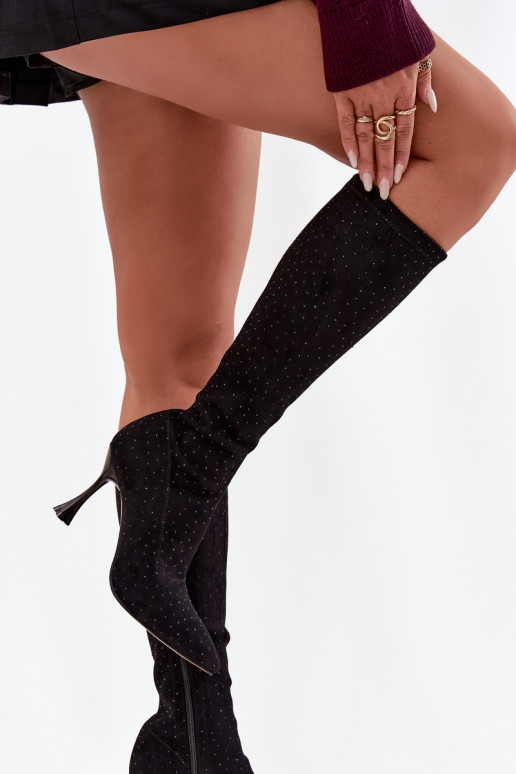 Moteriški ilgaauliai batai su plonais kulniukais ir dekoracija D&A JC52-883 juodos spalvos