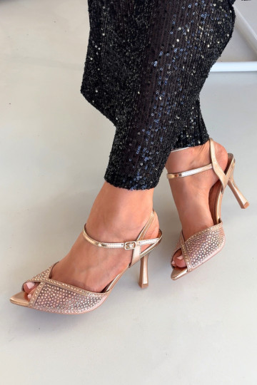 Moteriškos basutės su plonais kulniukais Su dekoracija Szampańskie Peloria 2