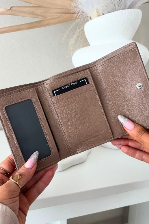 Lakuota moteriška piniginė su kibirkštėlėmis dramblio kaulo spalvos Cermina