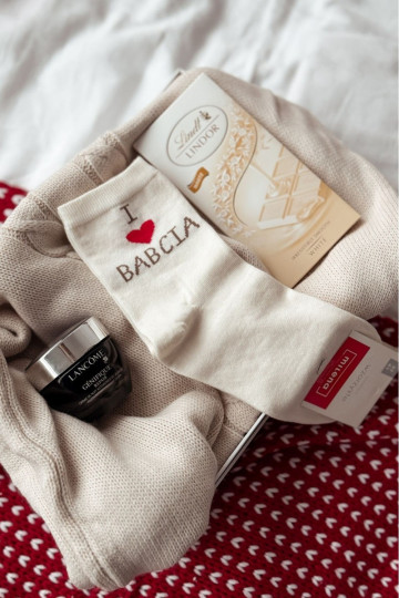 Kojinės Moteriškas su užrašu I Love Babcia dramblio kaulo spalvos