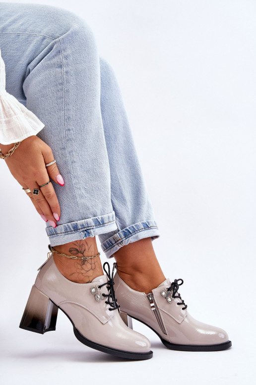 Tai turidingi batai su kulniukais pilkos spalvos Darren