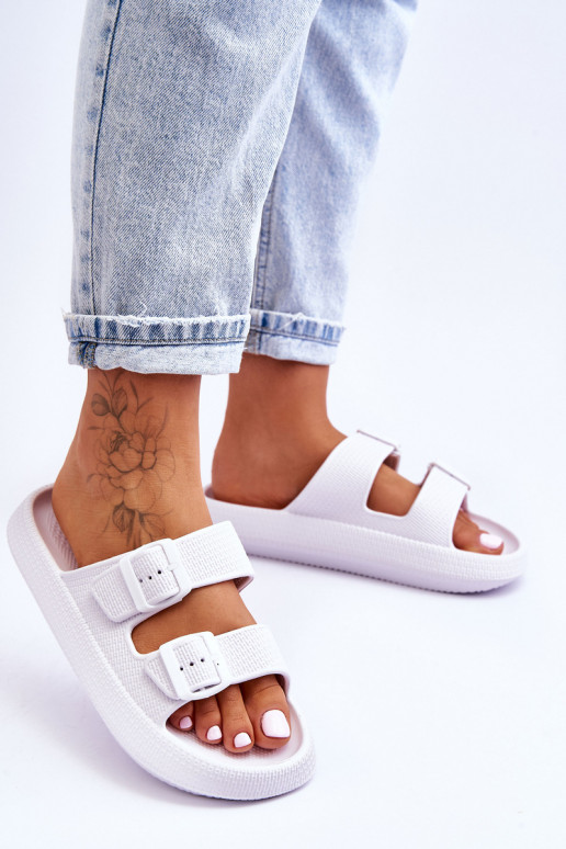 Moteriški šlepetės su putplasčiu su juostelėmis baltos spalvos Sharmen