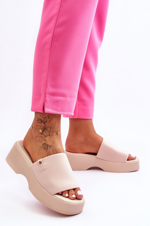 Moteriškas Šlepetės su platforma smėlio spalvos Carmela