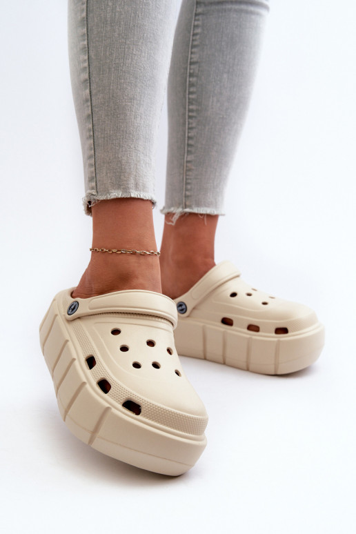 Lengvos šlepetės Moteriškos šlepetės su platforma smėlio spalvos Itubia