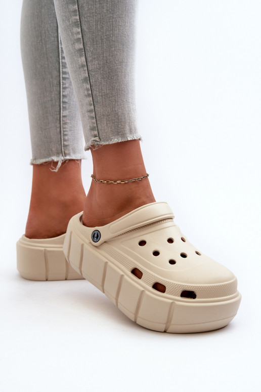 Lengvos šlepetės Moteriškos šlepetės su platforma smėlio spalvos Itubia