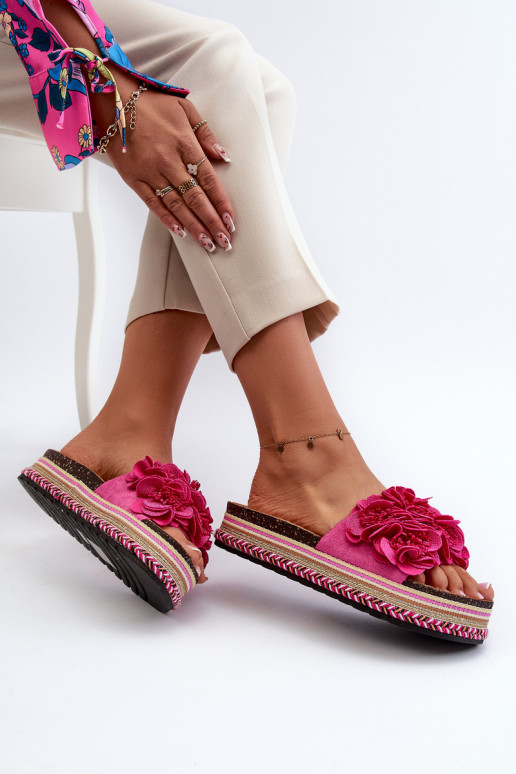 Moteriškos šlepetės su platforma Ozdobione su gėlių motyvaiskami rožinės spalvos Nodina