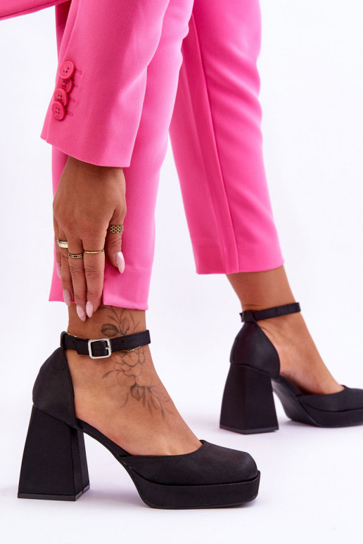 Tai turidingi Bateliai Ant masyvių kulnų juodos spalvos Sandia