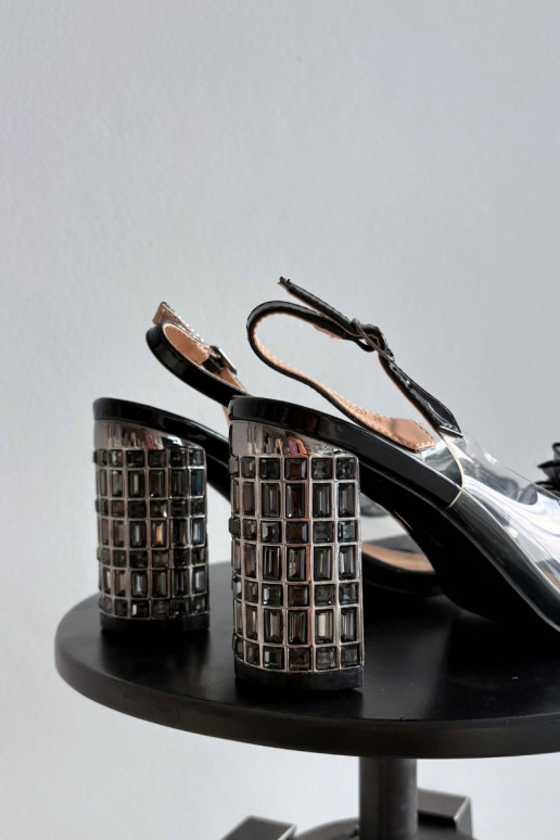 basutės su kulniukais su spindinčiomis akutėmis D&A MR52-237 juodos spalvos